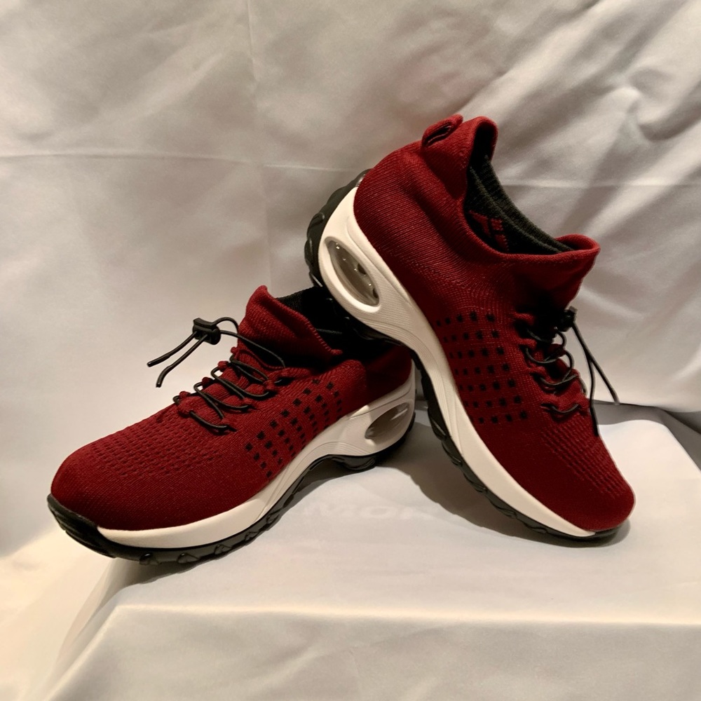 New 8 1/2 Mishansha Slip On Walking Shoes